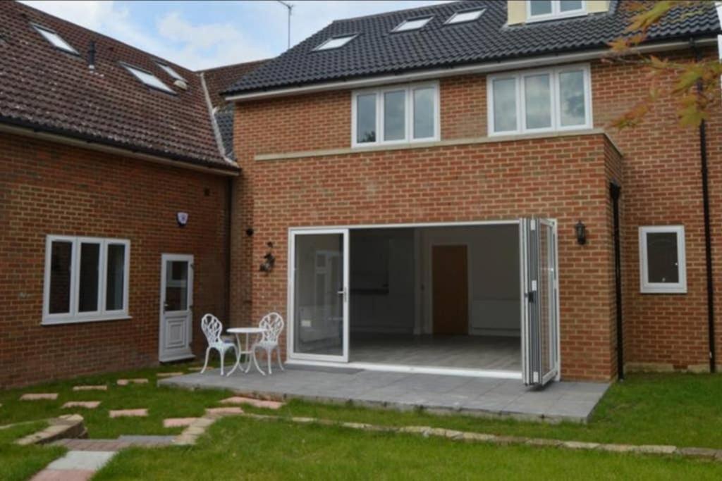Garland Modern Spacious Apartment, Brentwood 1 Exterior foto
